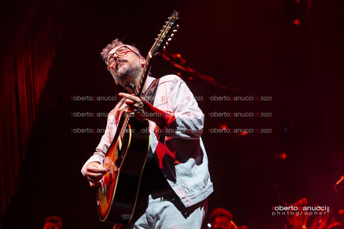 foto concerto Brunori Sas - PalaPromoteo Ancona 04-05-2022