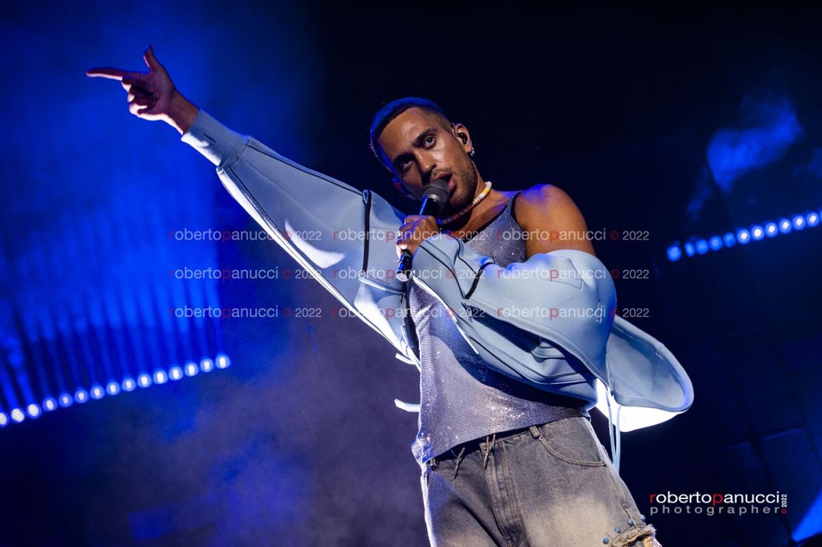 foto concerto Mahmood - Auditorium Parco della Musica 07-07-2022