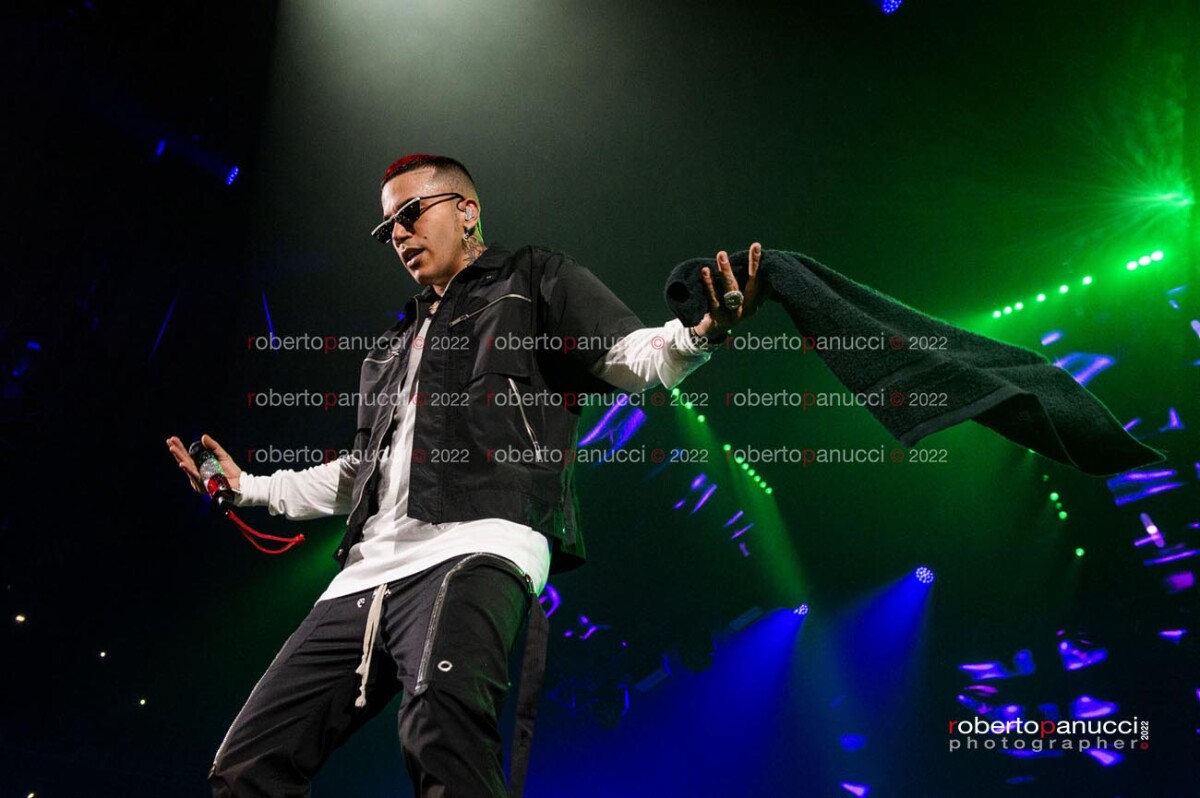 foto concerto Sfera Ebbasta - Palazzo dello Sport 29-09-2022