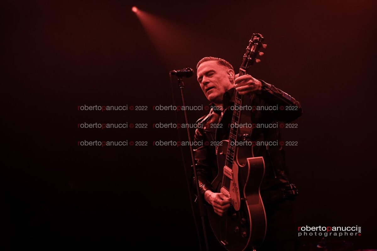foto concerto Bryan Adams - Palazzo dello Sport 06-12-2022
