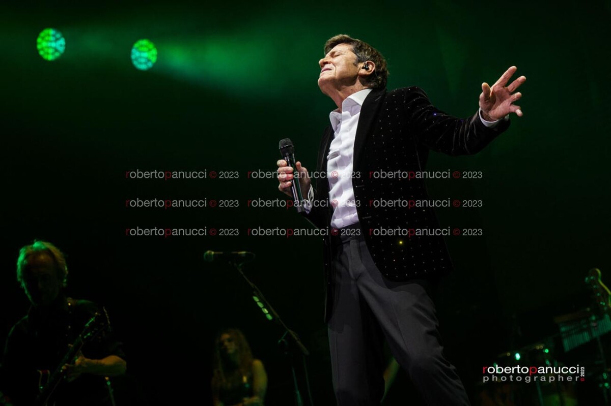 foto concerto Gianni Morandi - Palazzo dello Sport 18-03-2023