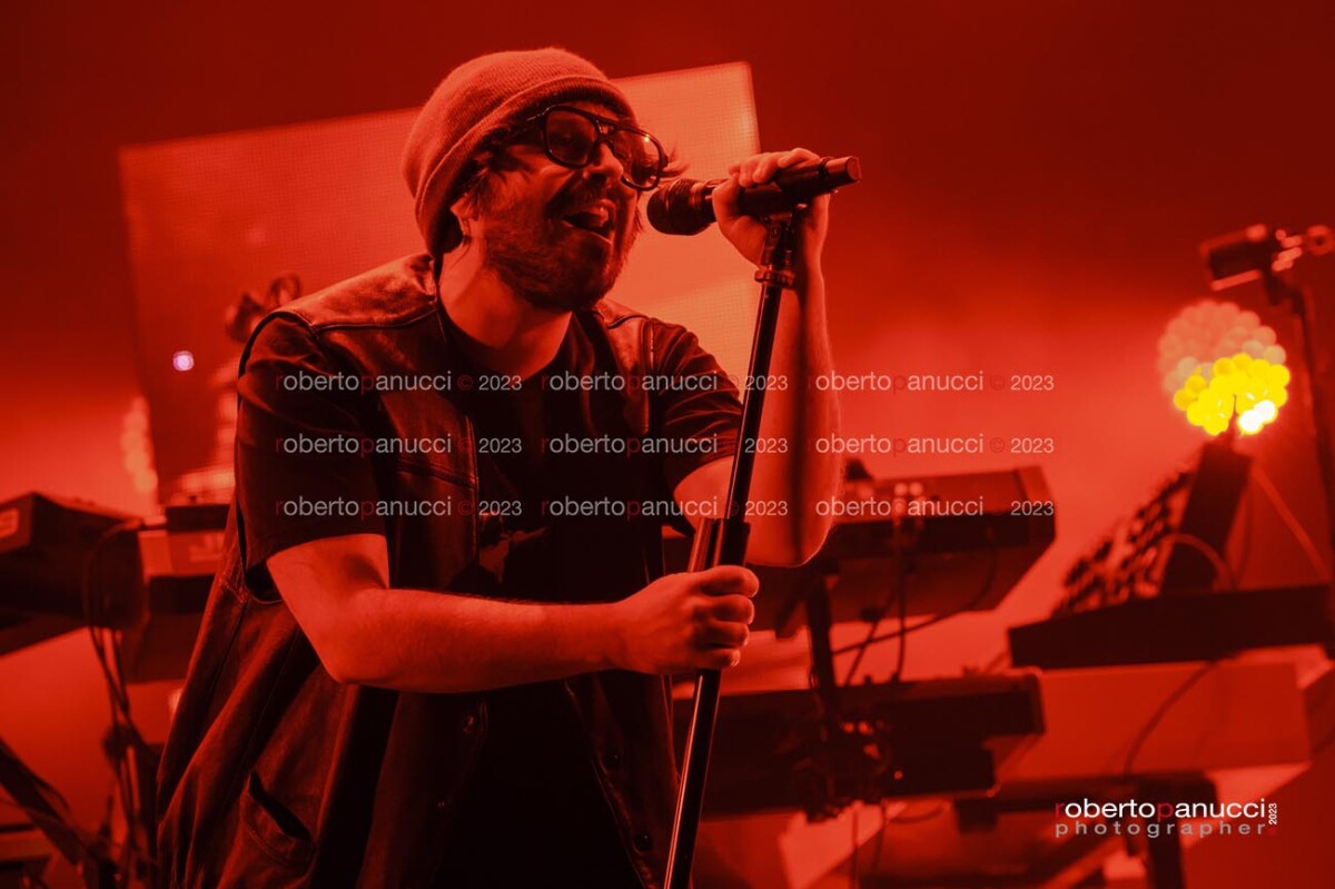 foto concerto Calcutta - Palazzo dello Sport 07-12-2023