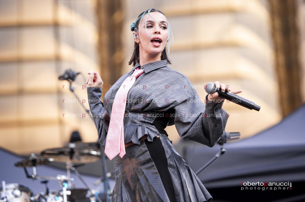 foto concerto Rose Villain - Stadio Olimpico 12/16-07-2024