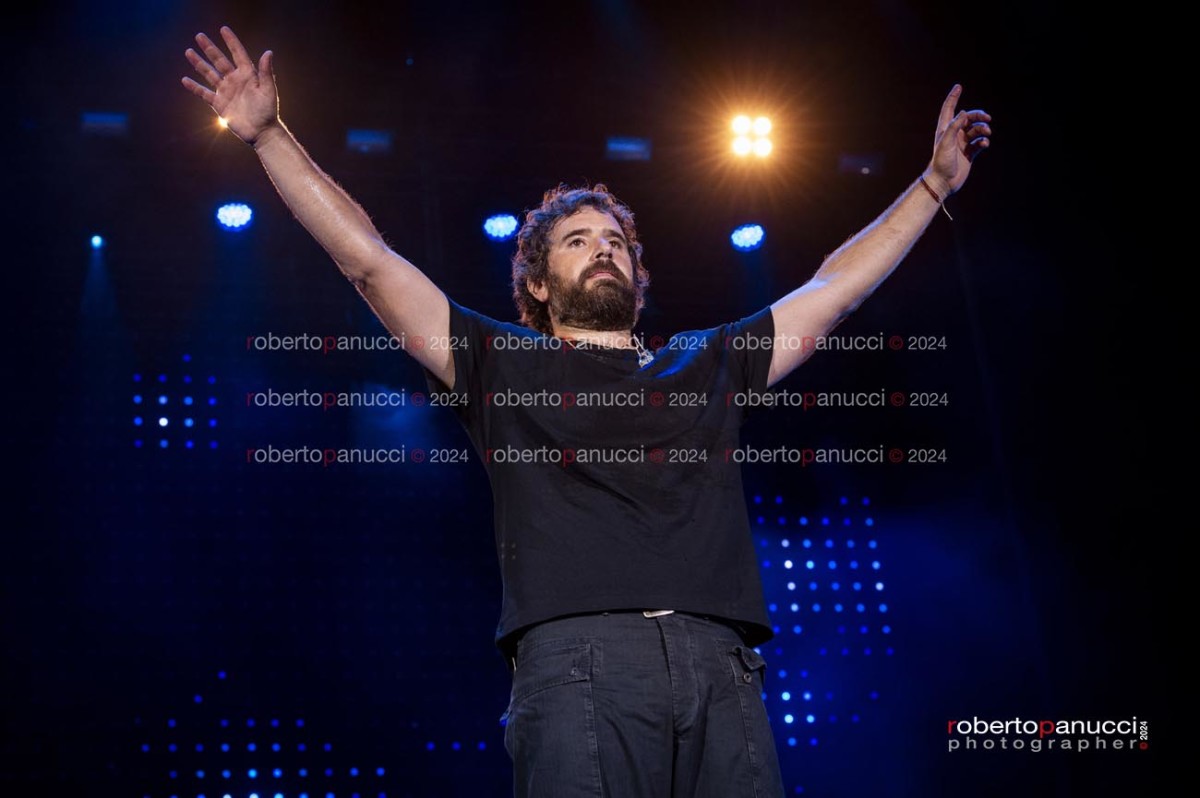 foto concerto Tommaso Paradiso - Rock in Roma 04-07-2024