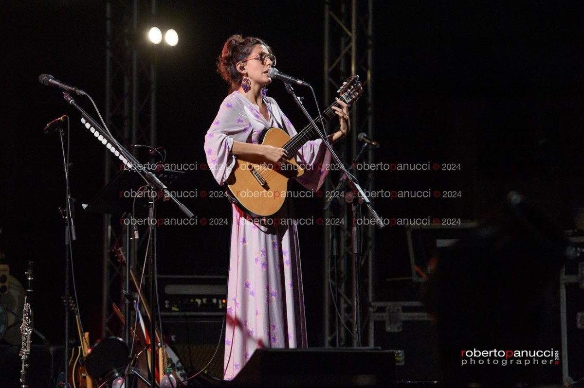 foto concerto Anna Castiglia - Teatro Romano di Ostia Antica 07-09-2024