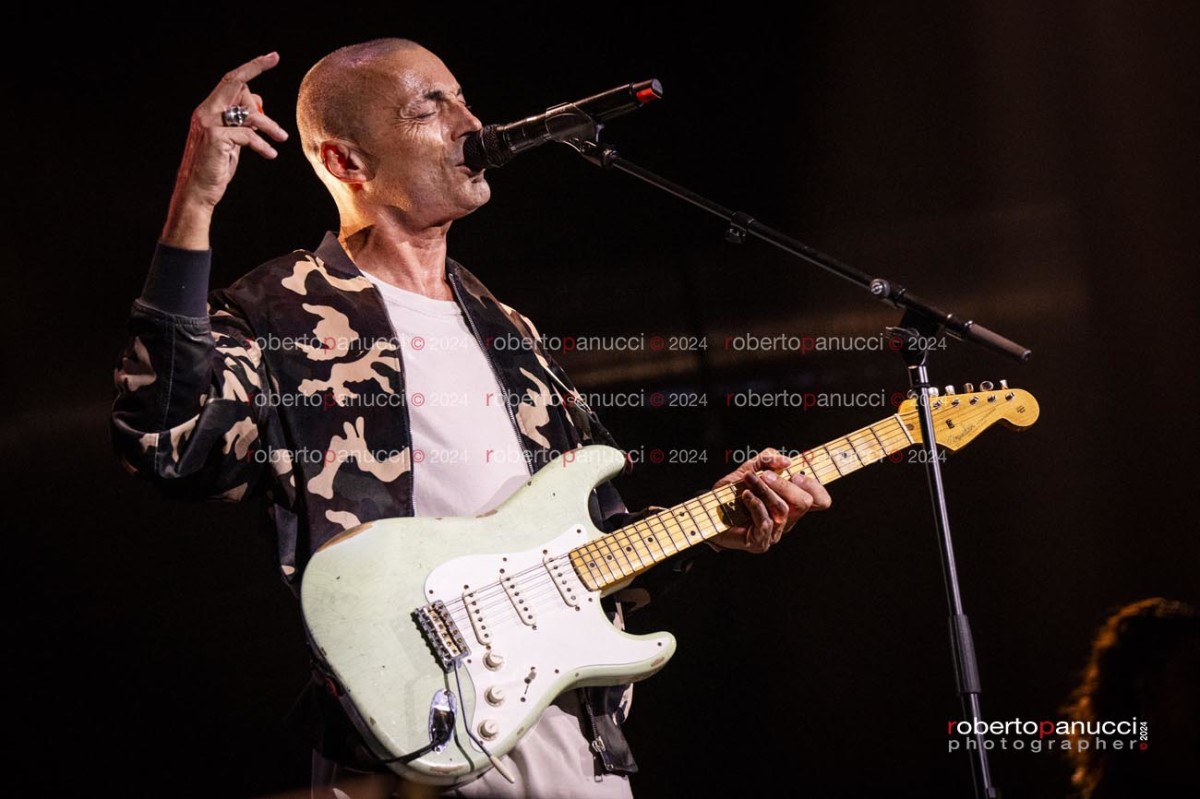 foto concerto Alex Britti - Palazzo dello Sport 18-10-2024