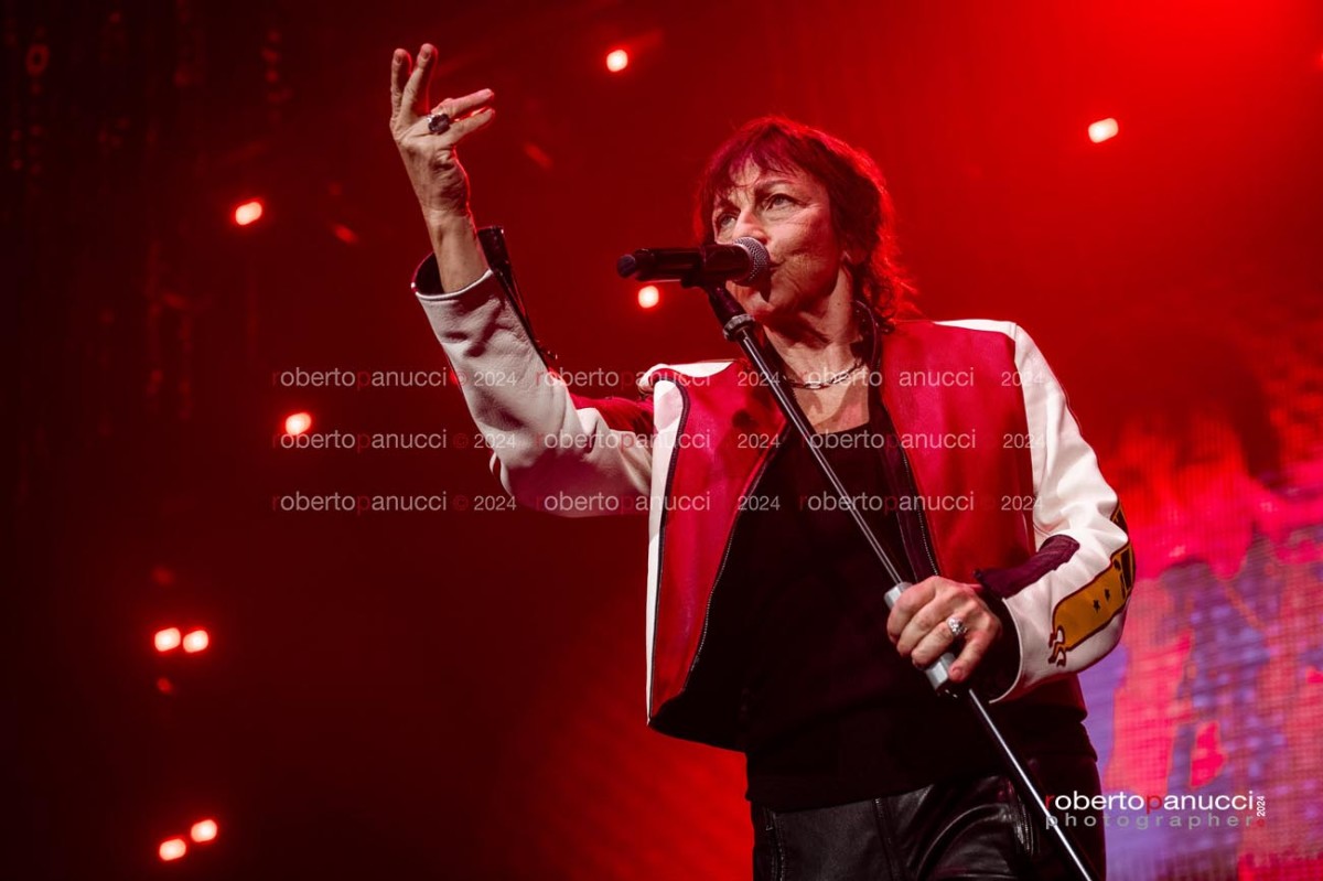 foto concerto Gianna Nannini - Palazzo dello Sport 21-12-2024