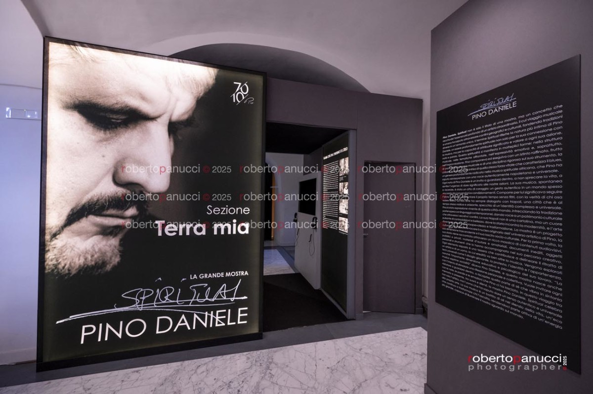 foto mostra Pino Daniele Spiritual - Palazzo Reale Napoli 19-03-2025
