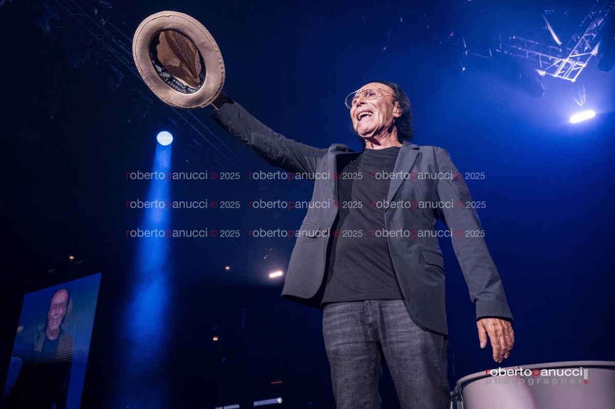 foto concerto Antonello Venditti - Palazzo dello Sport 21-12-2025