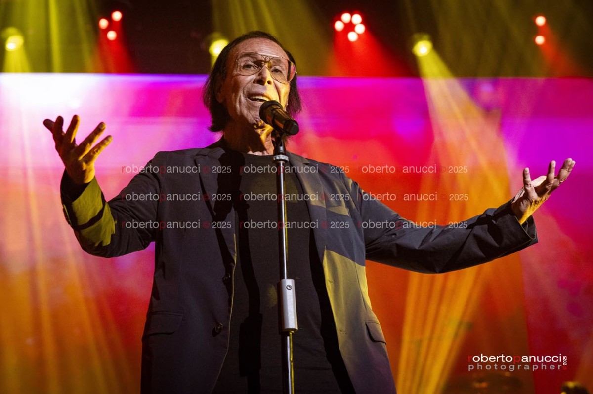 foto concerto Antonello Venditti - Palazzo dello Sport 23-12-2025
