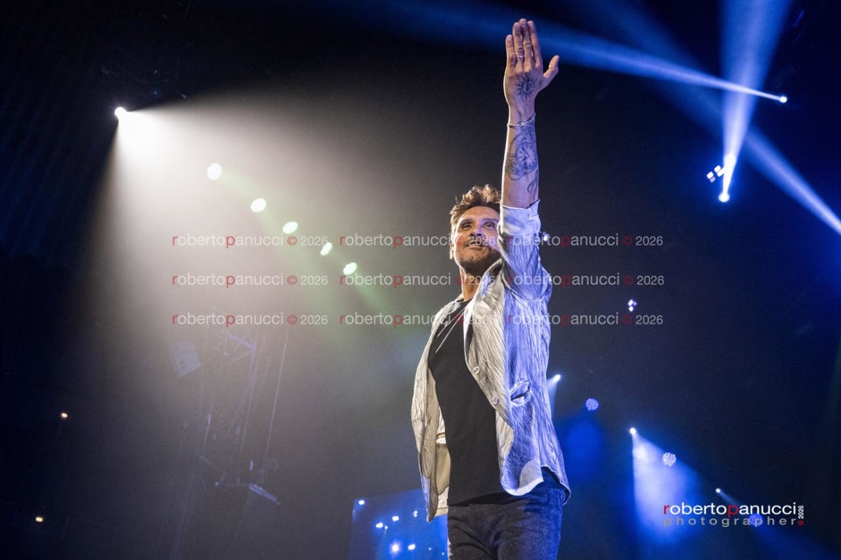 foto concerto Fabrizio Moro - Palazzo dello Sport 02-05-2026